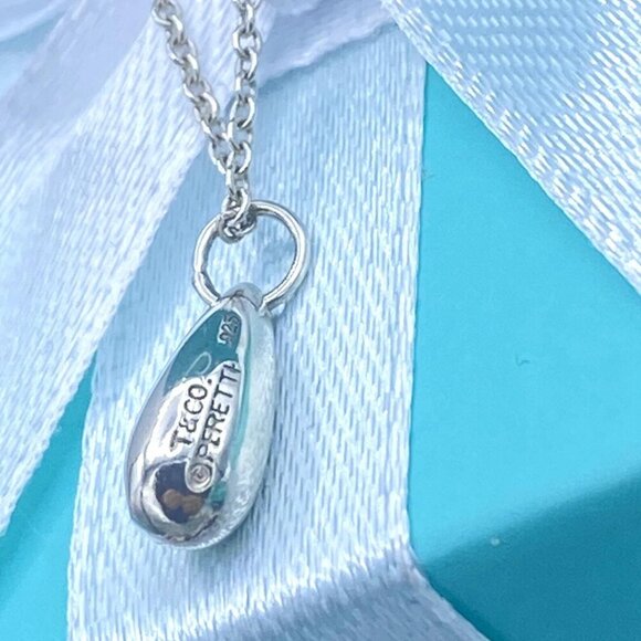 Tiffany & Co Sterling Sliver. Elsa Peretti  Teardrop Necklace - Picture 1 of 6